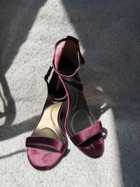 Women’s Velvet Ankle-Strap Heels in Plum